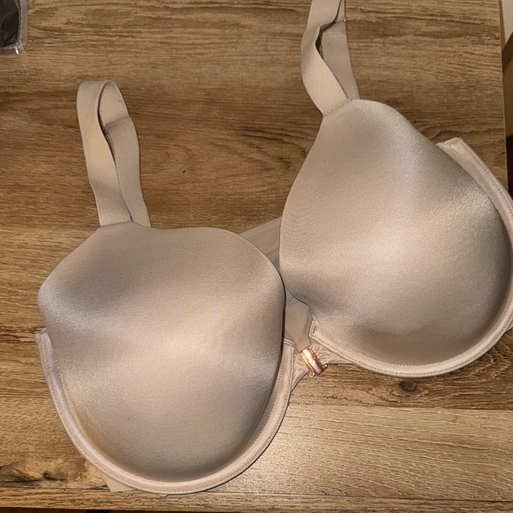 Victoria’s Secret Bra | 36DDD
